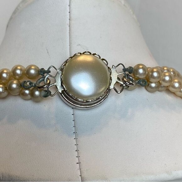 Sarah Coventry Vintage 3 Strand Faux Pearl Necklace - Picture 5 of 9